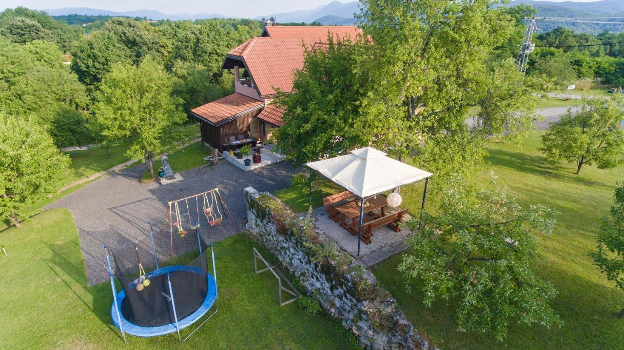 Studio Apartment Karlo Dreznik Grad Bagian luar foto