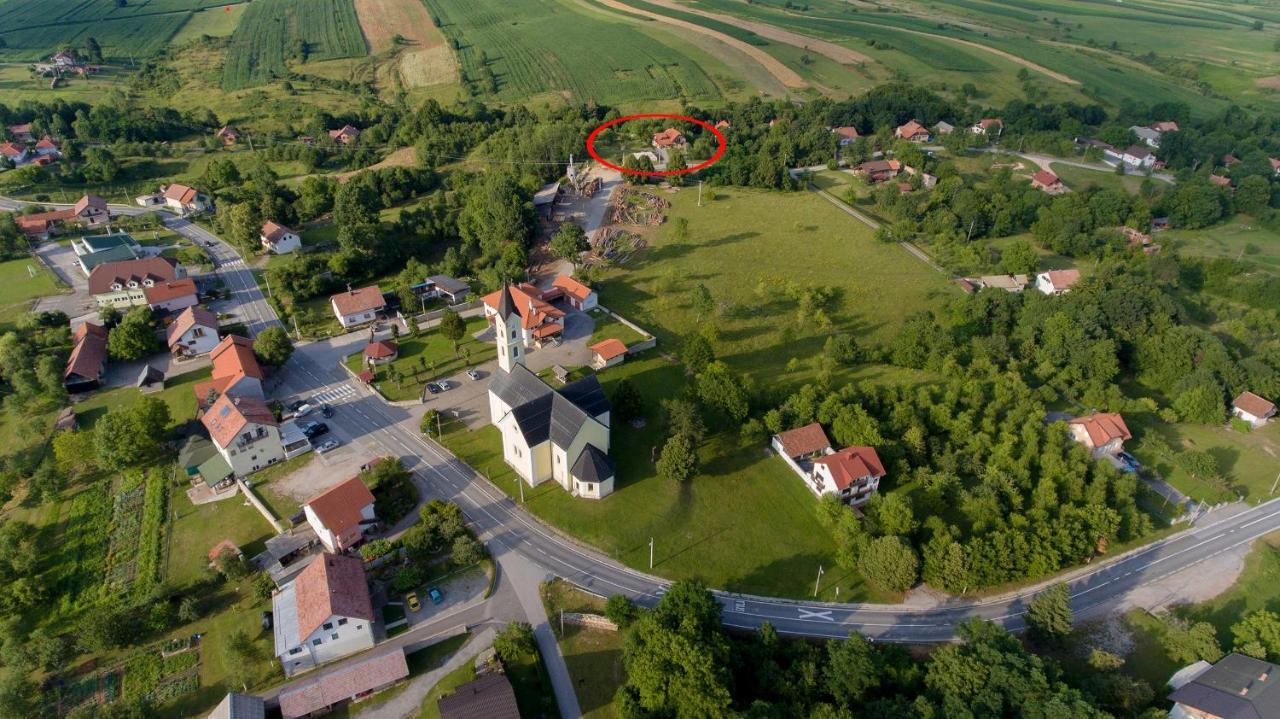 Studio Apartment Karlo Dreznik Grad Bagian luar foto